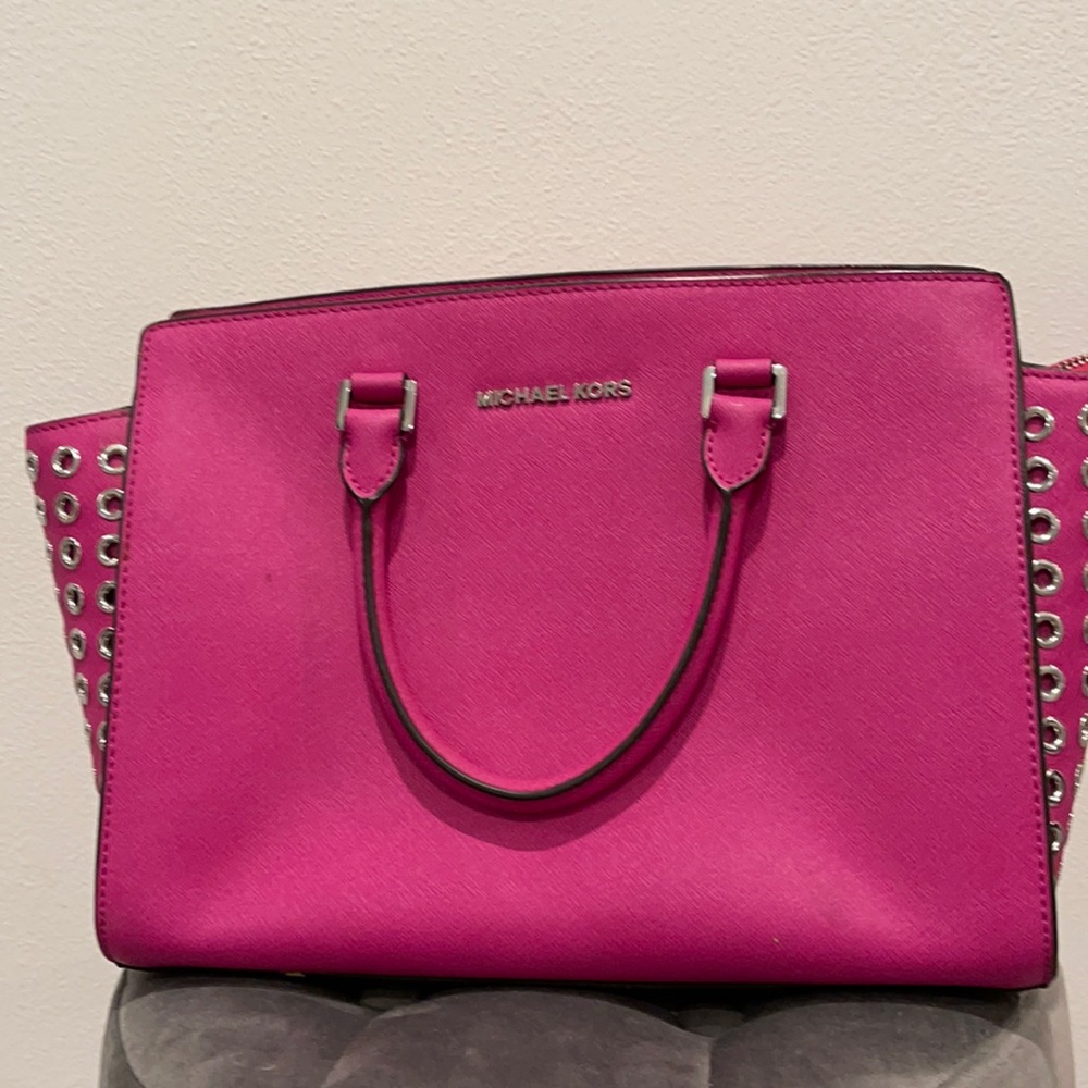 Michael Kors Selma grommet